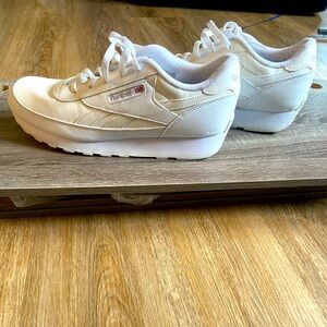 Reebok White Classic Sneakers Leather Low-Top Wide Width